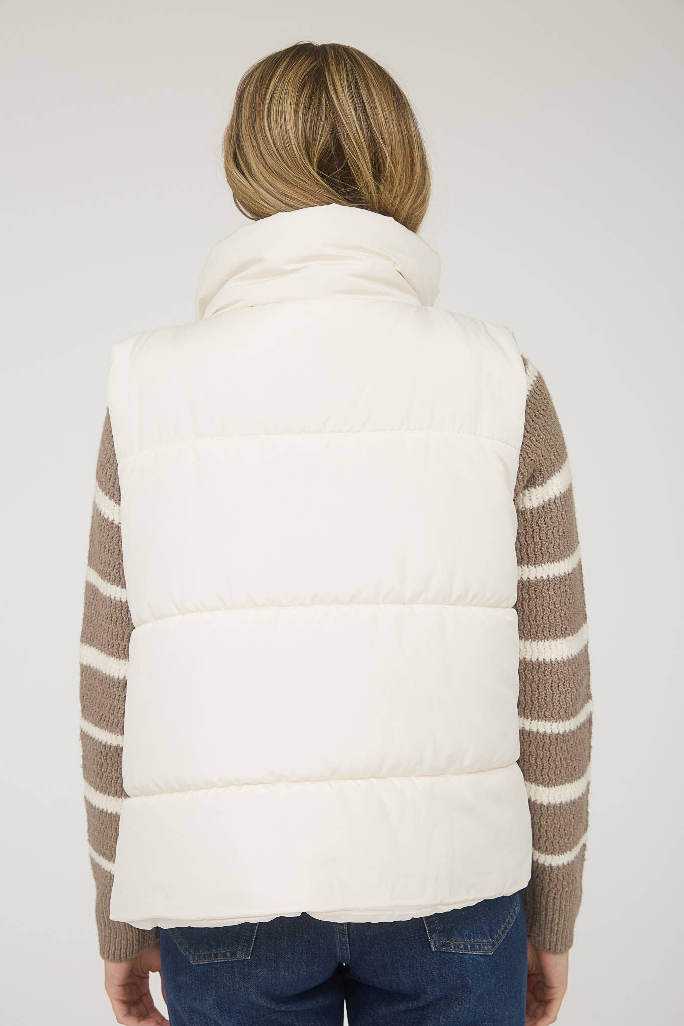 IVORY-SOLID ZIP UP PUFFER VEST