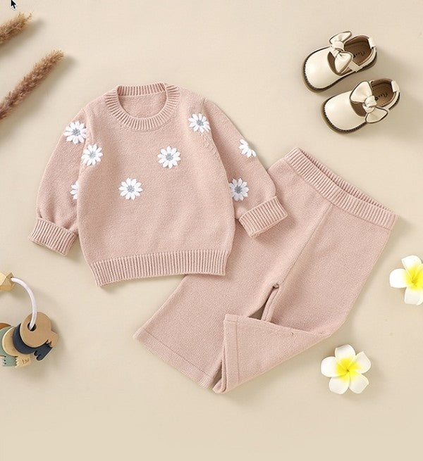 Daisy Embroidered 2-Pc Set