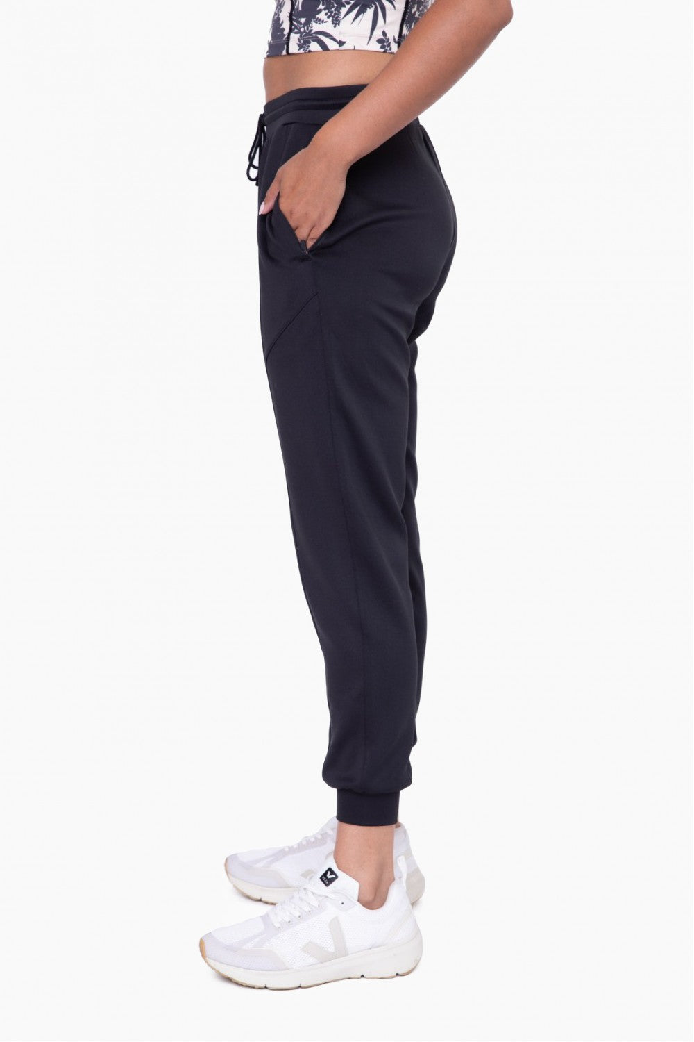 Cuffed Joggers with Zip Pockets - Blk